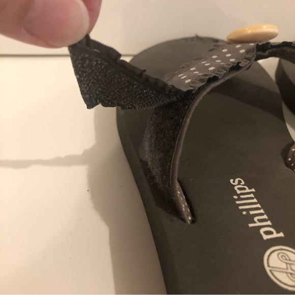 3/$20 Lindsay Phillips Flip Flops 🩴 - Picture 7 of 12